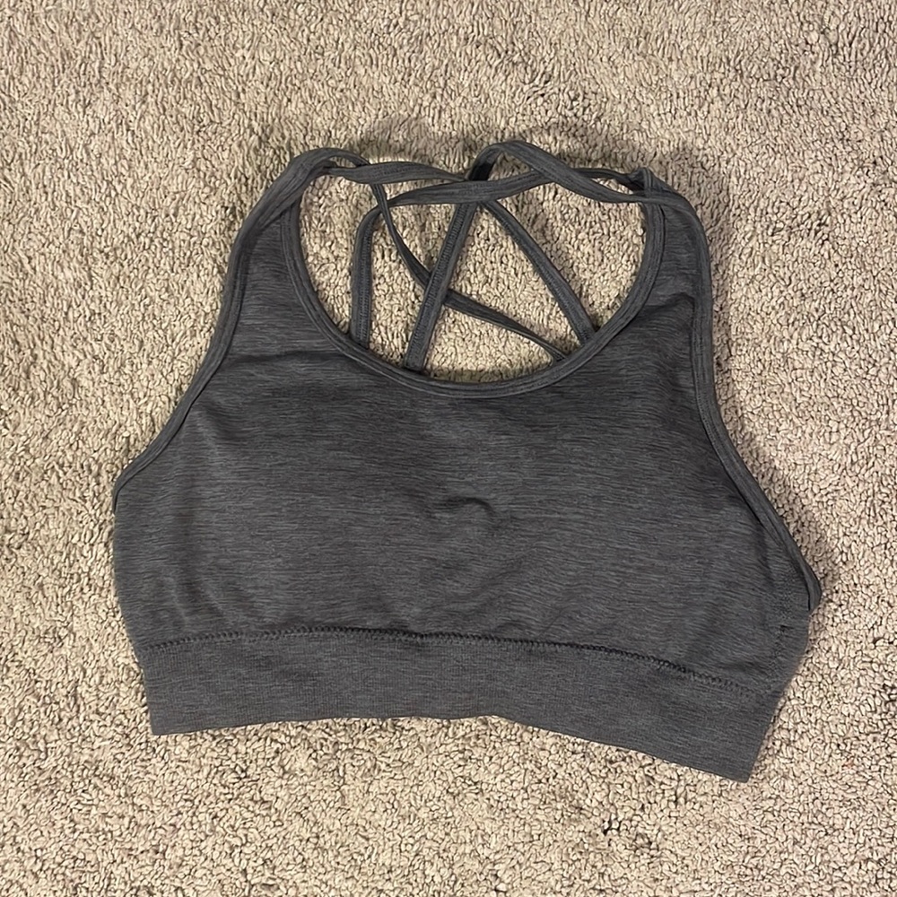 Alphalete sports bra